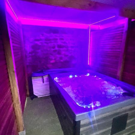 Beau Loft Room Proche Mont Saint Michel Jaccuzi Illimite En Plein Centre Авранш Екстериор снимка