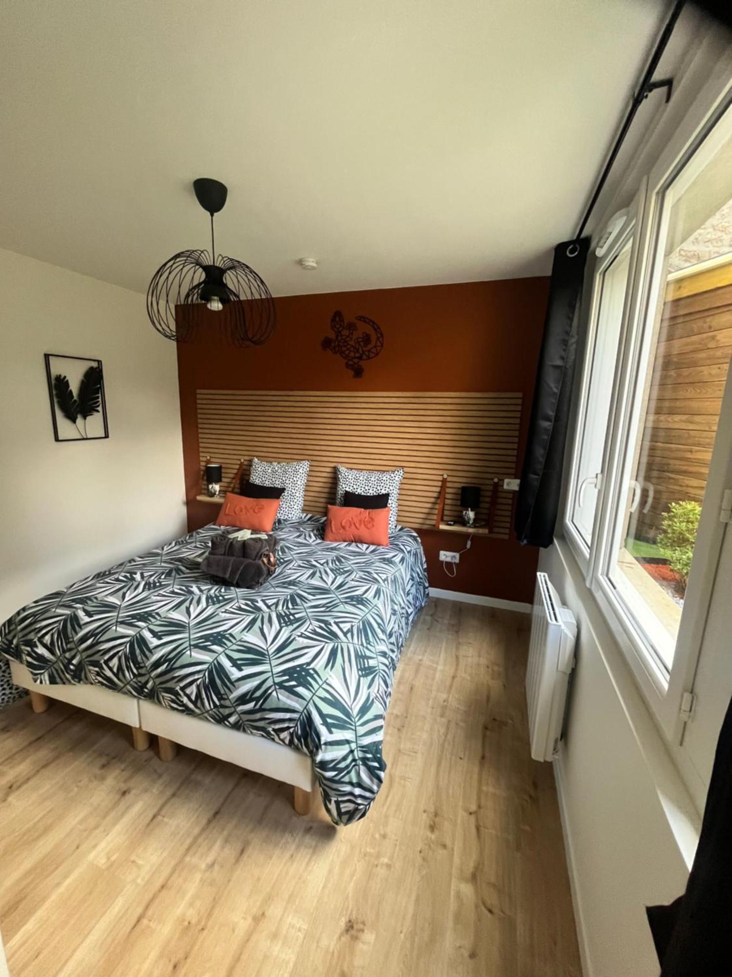 Beau Loft Room Proche Mont Saint Michel Jaccuzi Illimite En Plein Centre Авранш Екстериор снимка